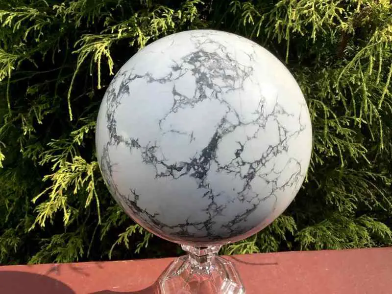 howlite sphere