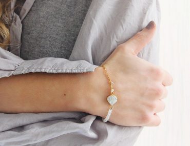 Moonstone bracelet in gold