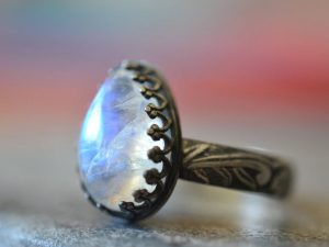 Teardrop moonstone ring