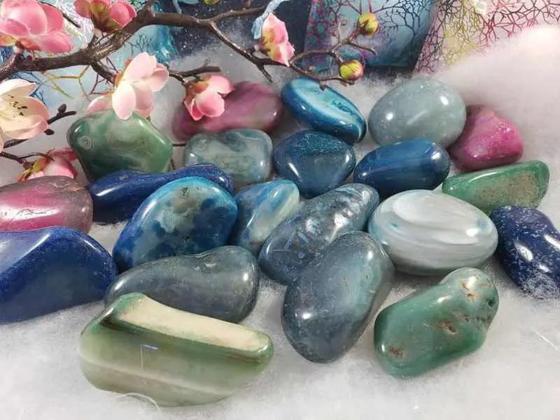 tumbled agate stones