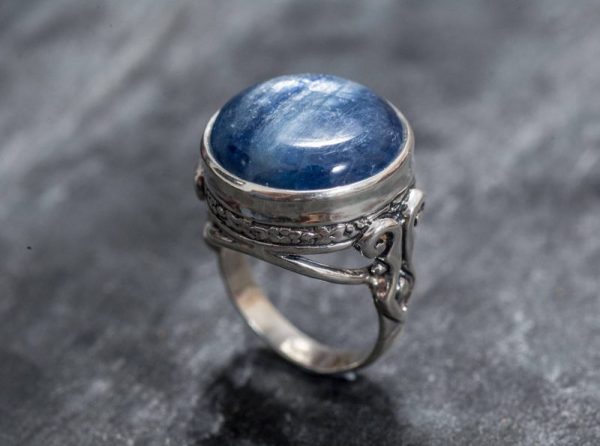 Blue Kyanite: The Only Guide You Need - Gemstonist