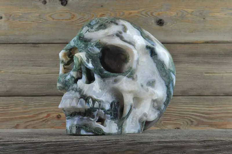 Moss agate skull