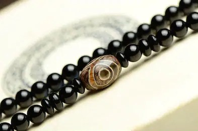 black agate bracelet meaning