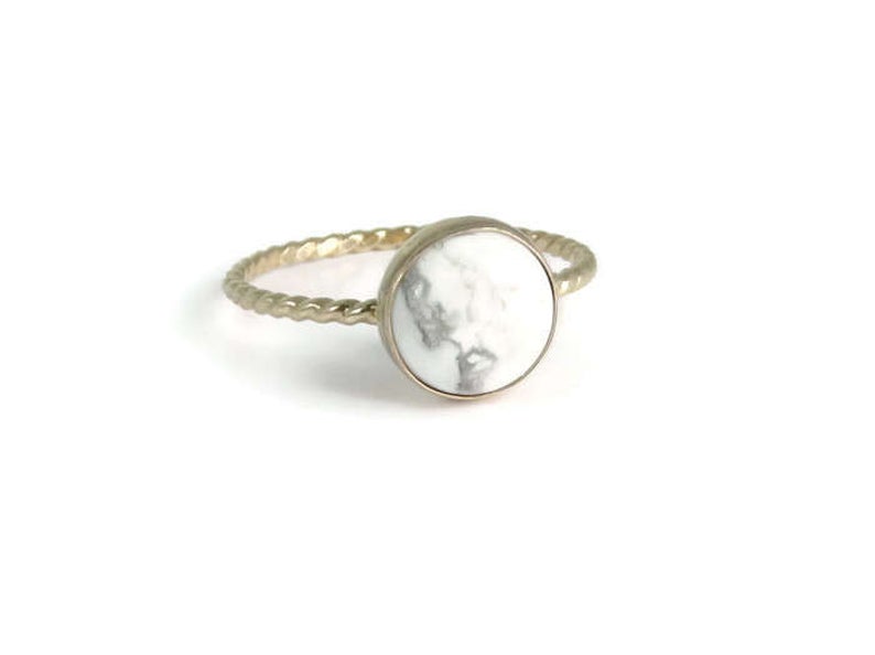 howlite ring