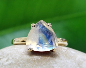 rainbow moonstone ring